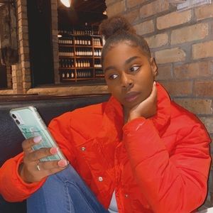 Meet your Posher, Niya